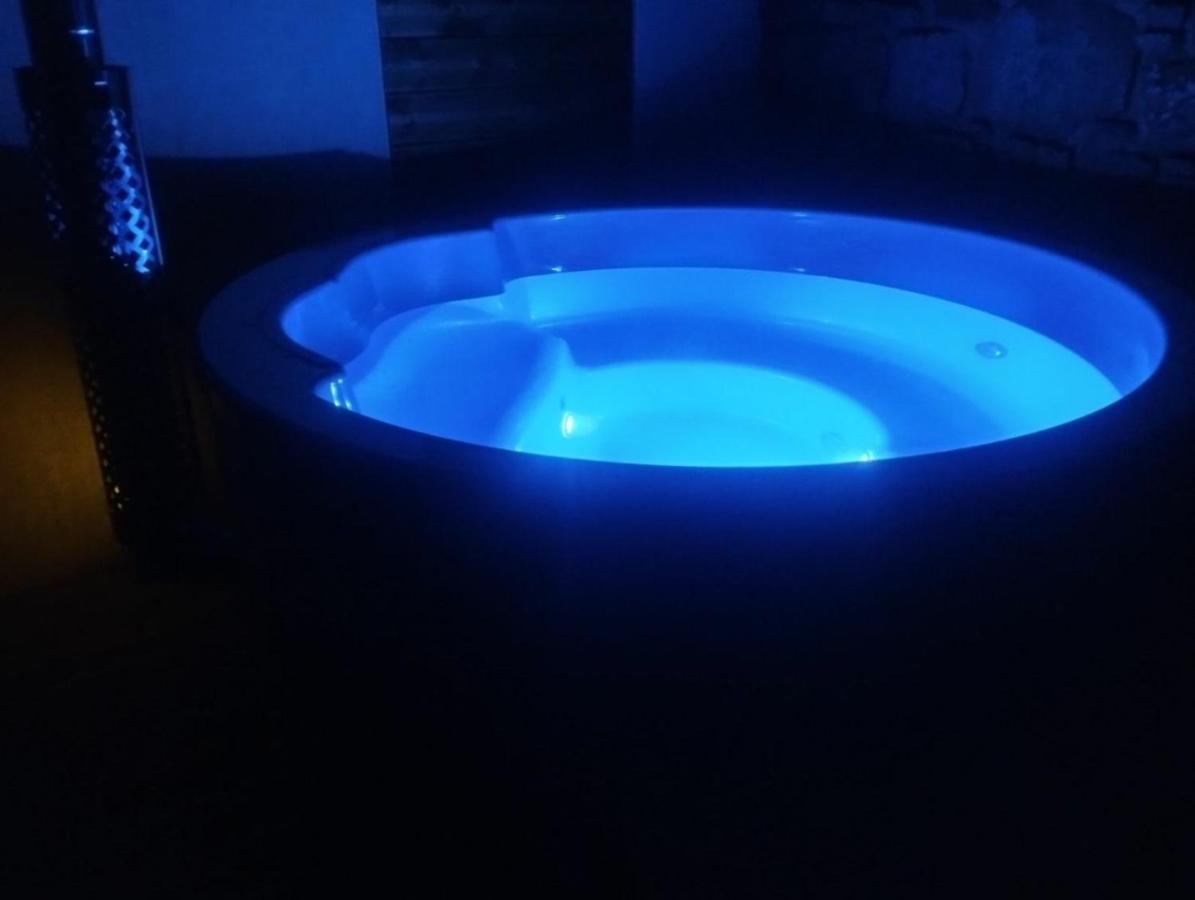 Pleubian Gite Avec Son Bain Nordique Privatif Au Feu De Bois מראה חיצוני תמונה